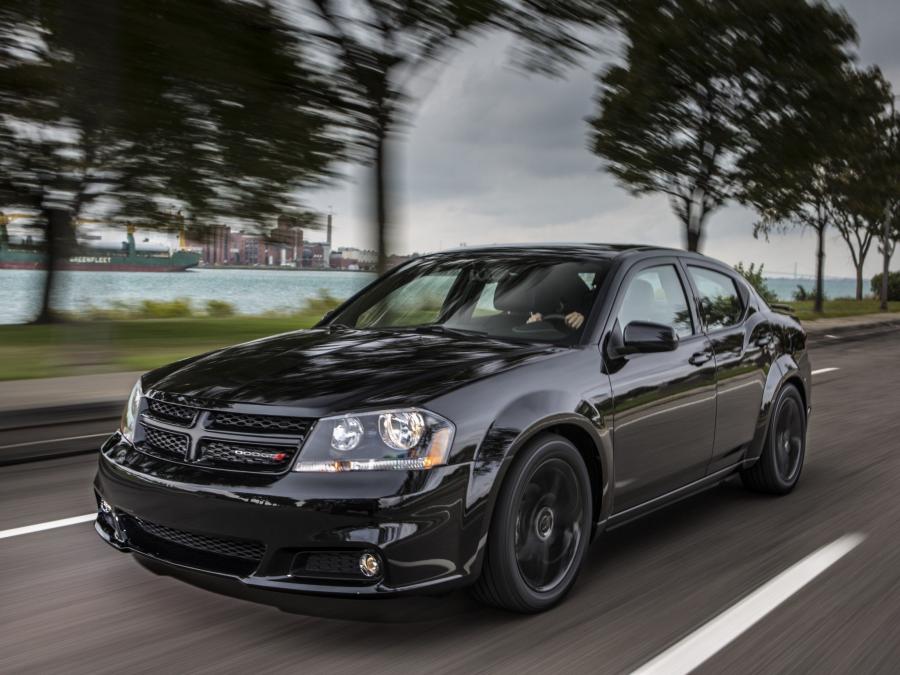  Dodge Avenger Blacktop Edition 2012 года  (фото 2 из 25)